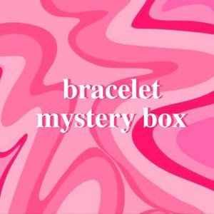 This mystery box comes with a variety of 7 bracelets!